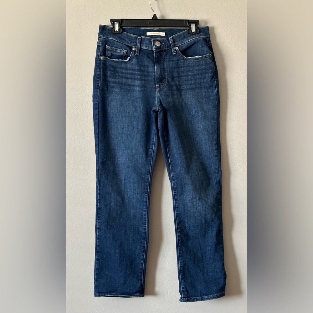 Levis Jeans Size 6 Classic Straight Leg Stretch Denim Dark Blue Mid Rise